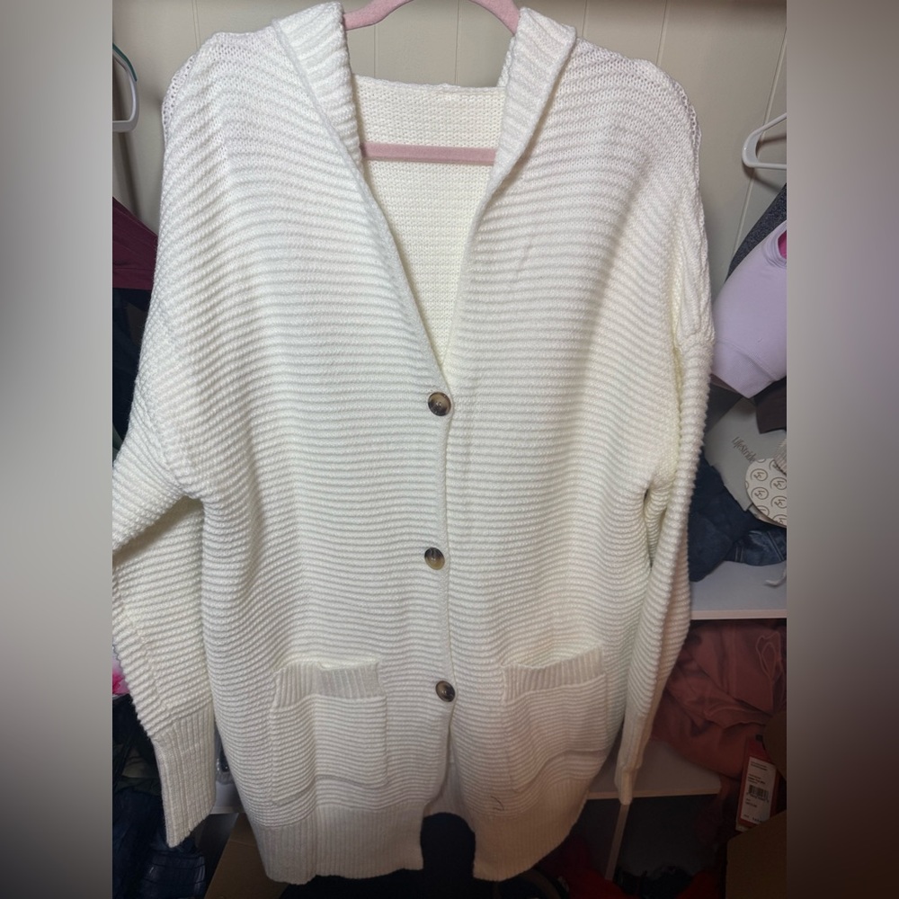 NWOT THICK COZY OFF WHITE BUTTON UP CARDIGAN SIZE XL !